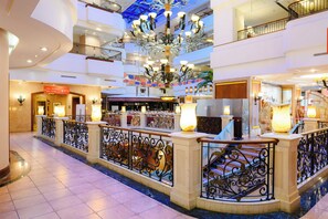Interior detail - Wei-Yat Grand Hotel (Tainan)