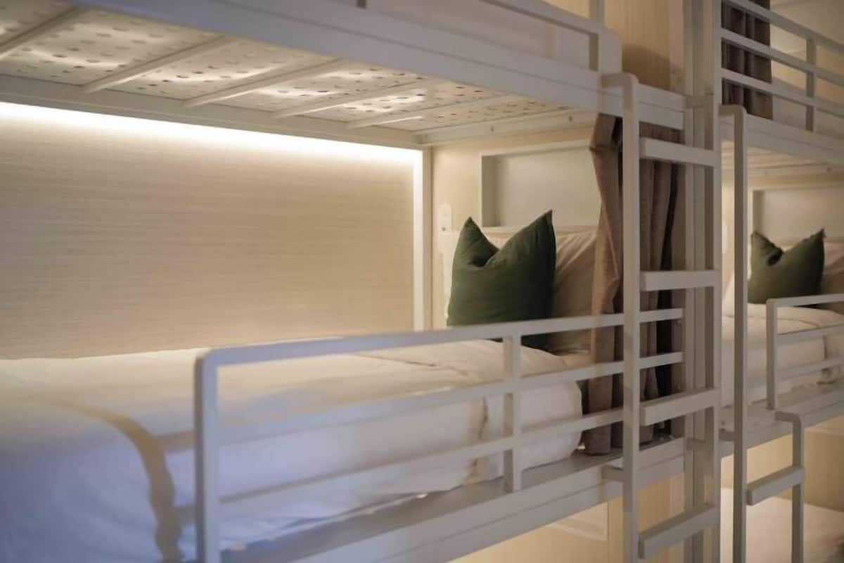 Free WiFi, bed sheets