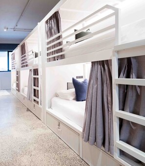 Free WiFi, bed sheets - Little Drifter Melbourne (Melbourne)