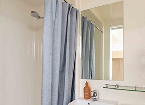 Shower - Little Drifter Melbourne (Melbourne)
