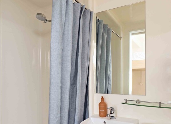 Shower - Little Drifter Melbourne (Melbourne)