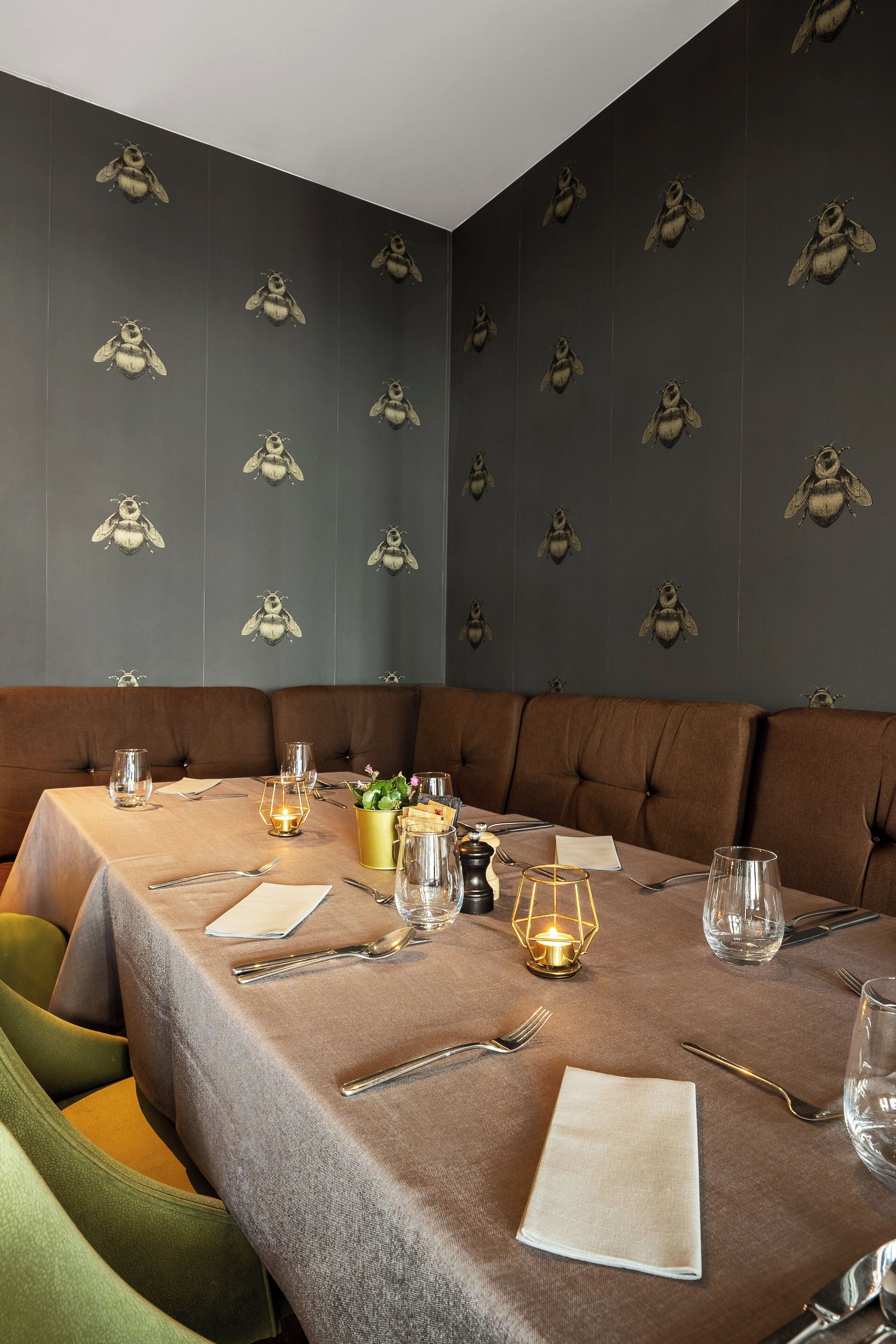 lunch and dinner served