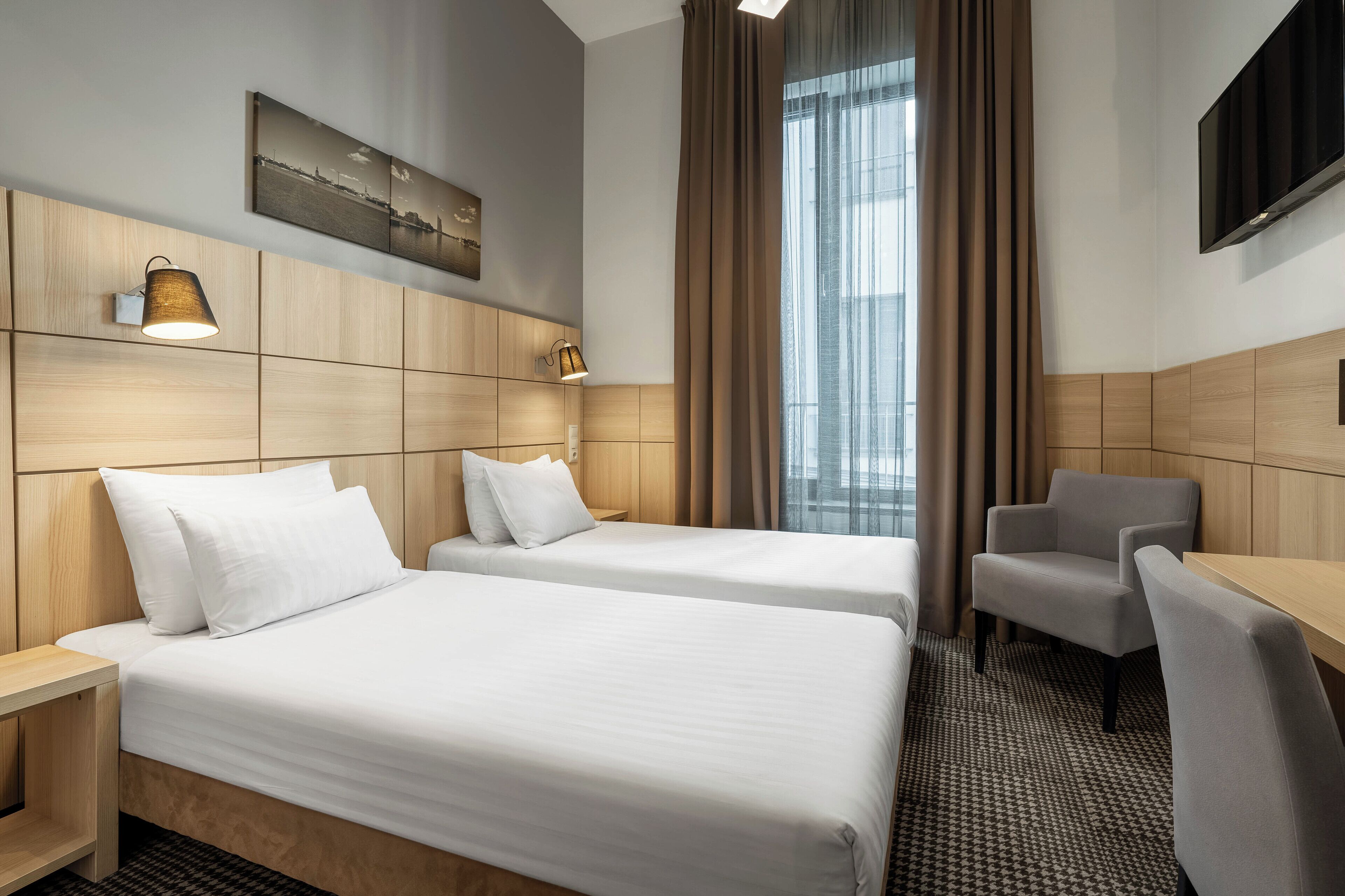 1 bedroom, pillow-top beds, minibar, in-room safe