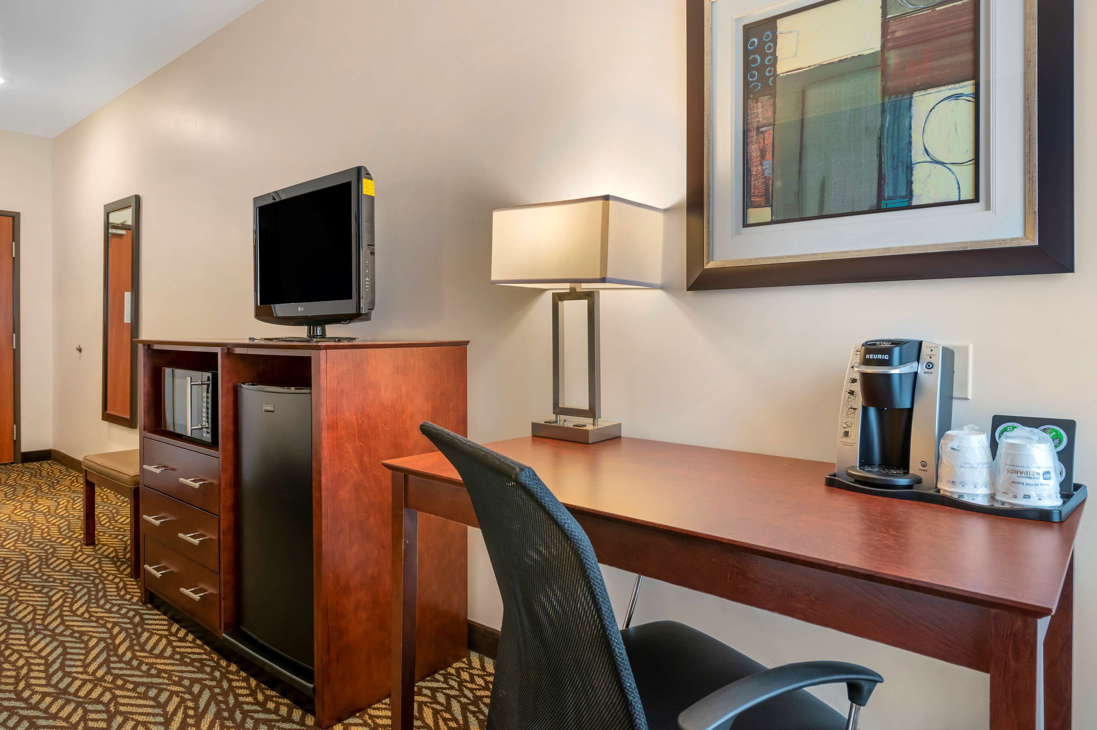 standard room, 2 queen beds, non smoking, refrigerator & microwave | iron/ironing board, free wifi, bed sheets