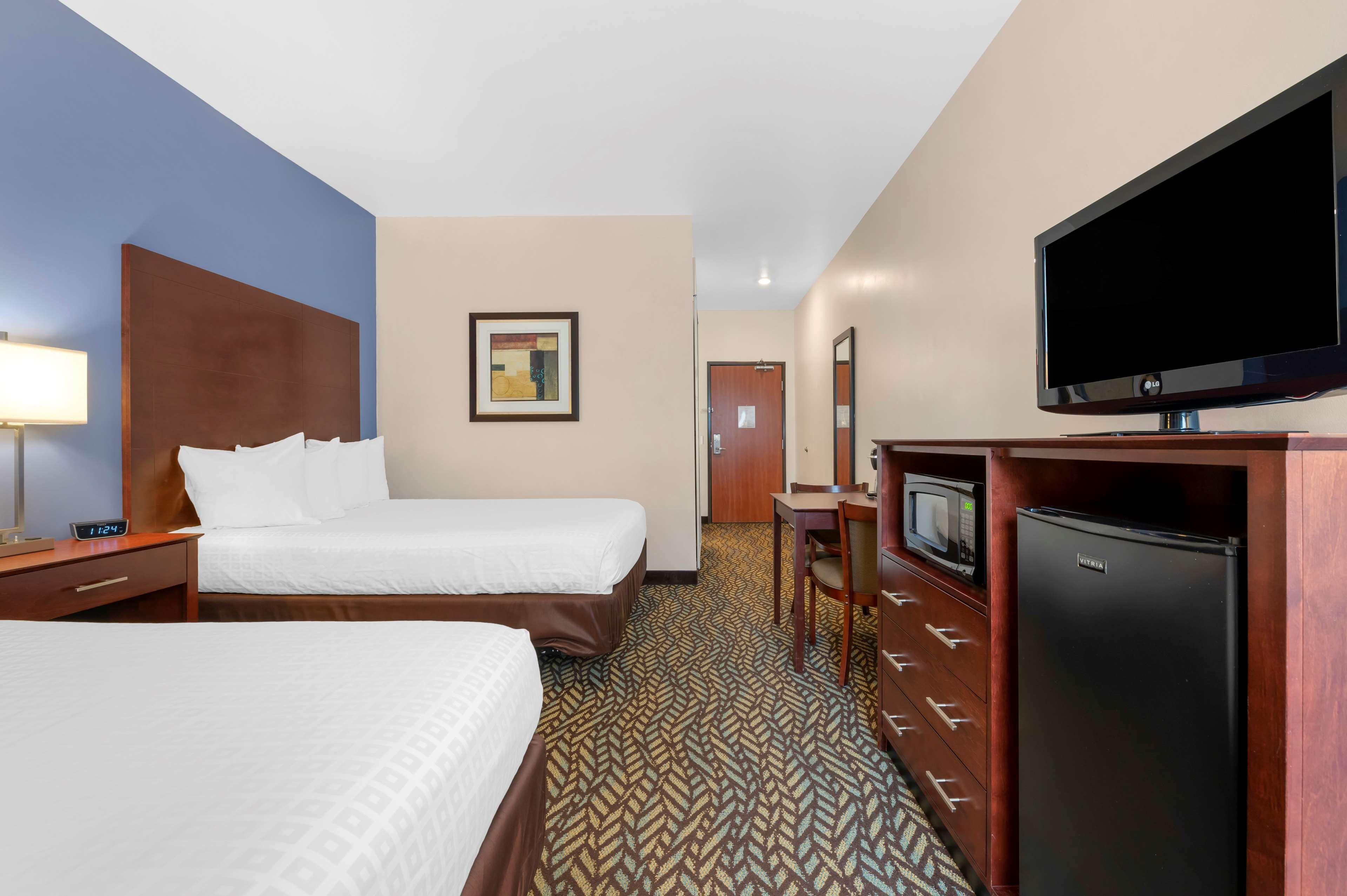 standard room, 2 queen beds, accessible, non smoking (walk-in shower) | iron/ironing board, free wifi, bed sheets