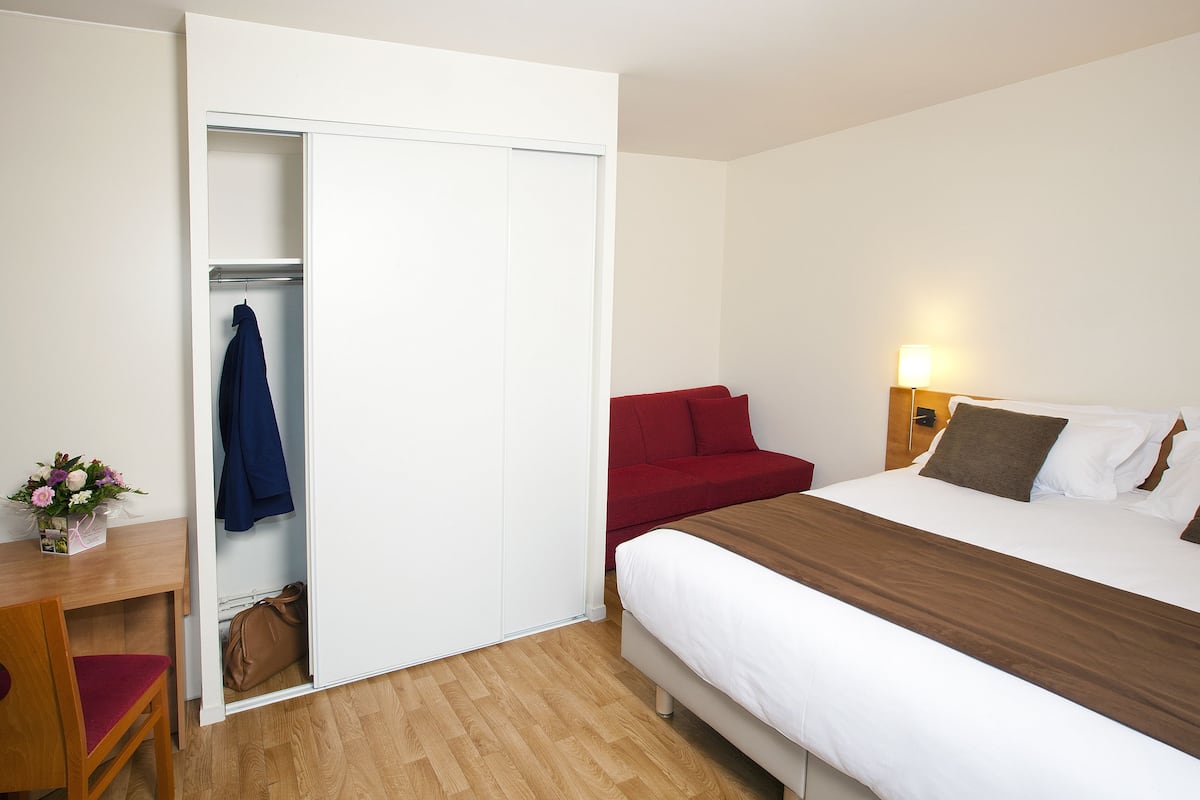 Premium bedding, desk, soundproofing, iron/ironing board