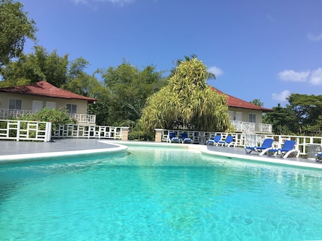 Outdoor pool. Gold Nugget Hotel