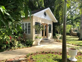 Fachada de la propiedad