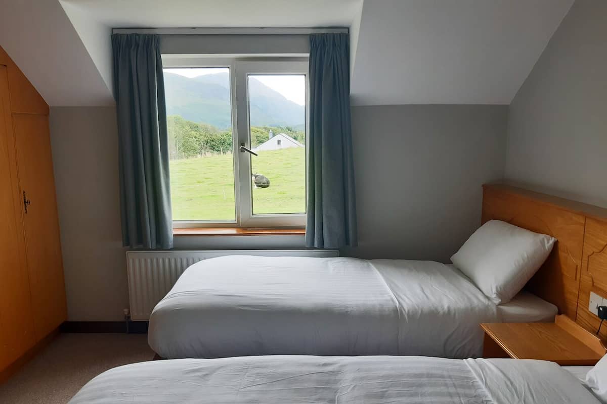 Standard Twin Room | Desk, free WiFi, bed sheets