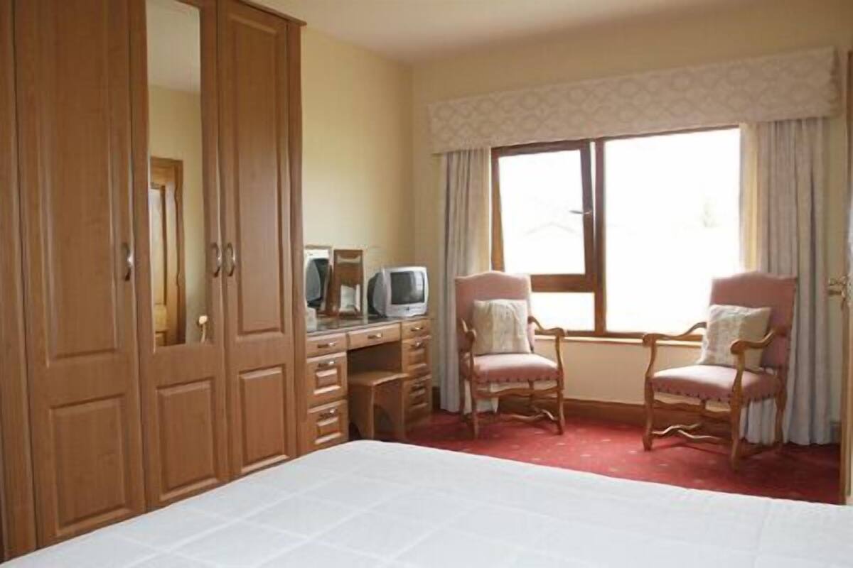 Iron/ironing board, cots/infant beds, free WiFi