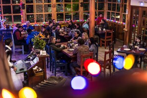 Bar (on property) - Park Hotel Resort (Santa Cruz Verapaz)