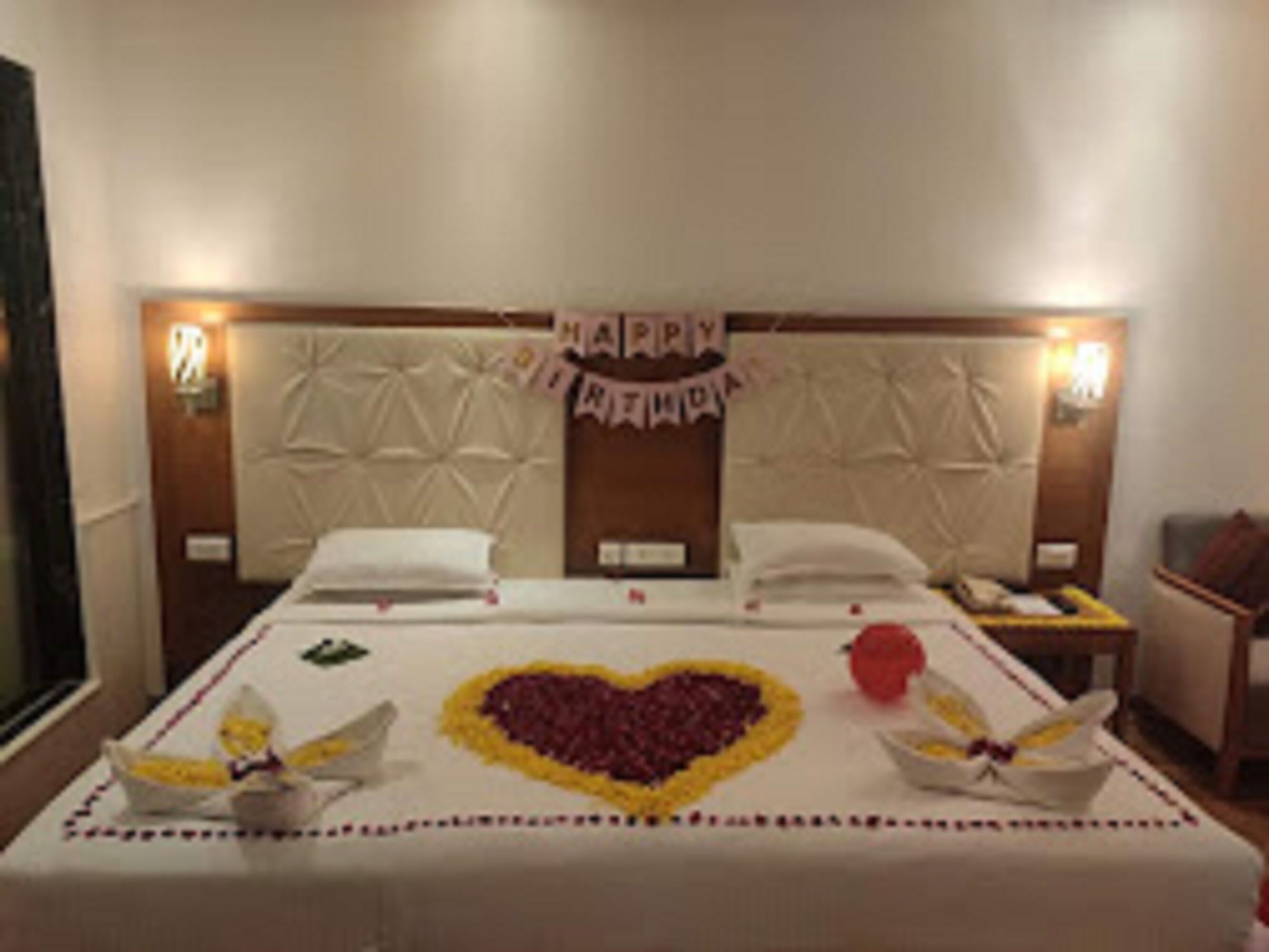 Photo - Shree Narayana Hotel-BAR-Rooftop Terrace-Disc!! 50 mtr from BUS STAND UDAIPUR