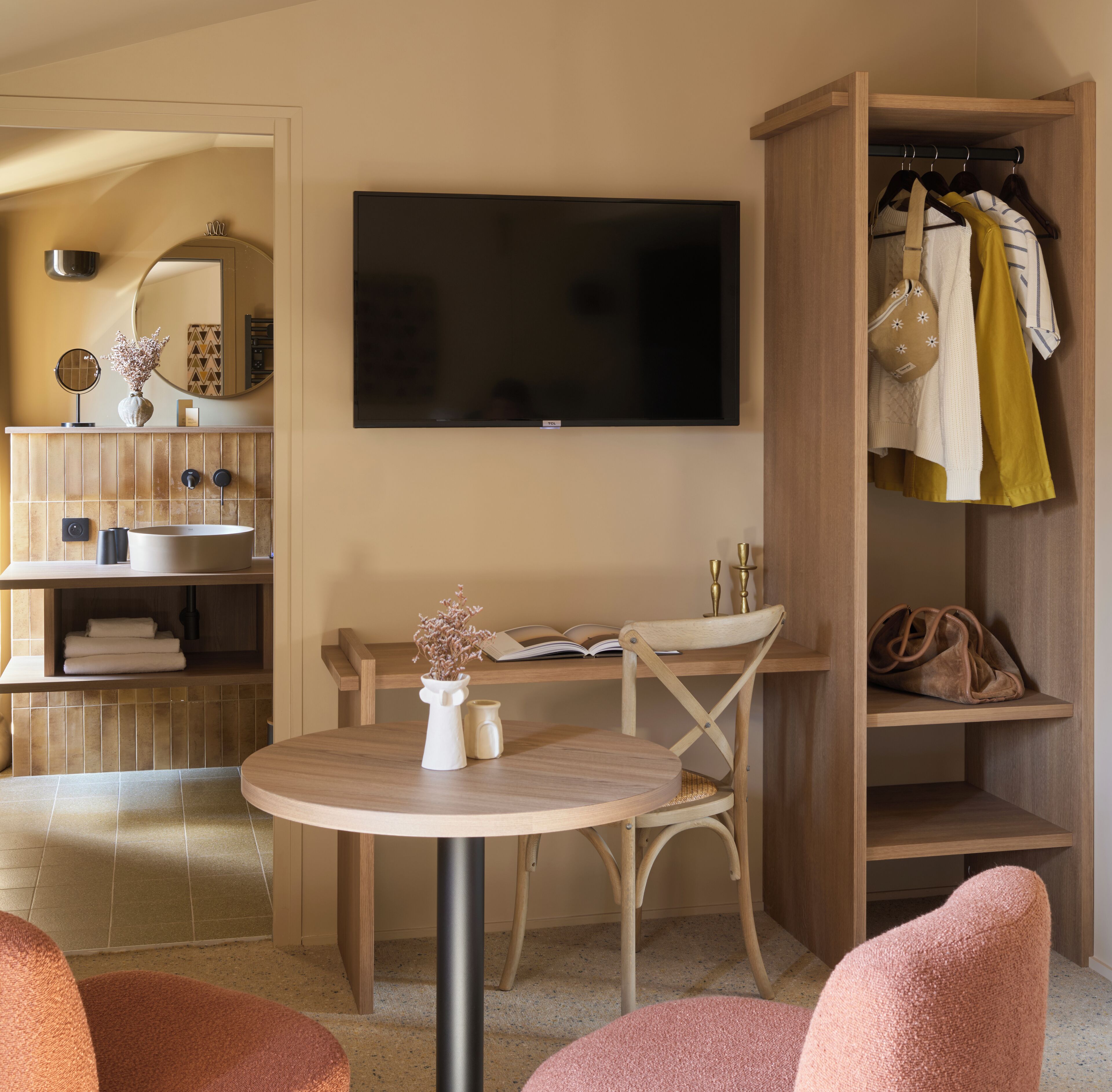 junior suite (2 pers) | premium bedding, minibar, individually furnished, blackout curtains