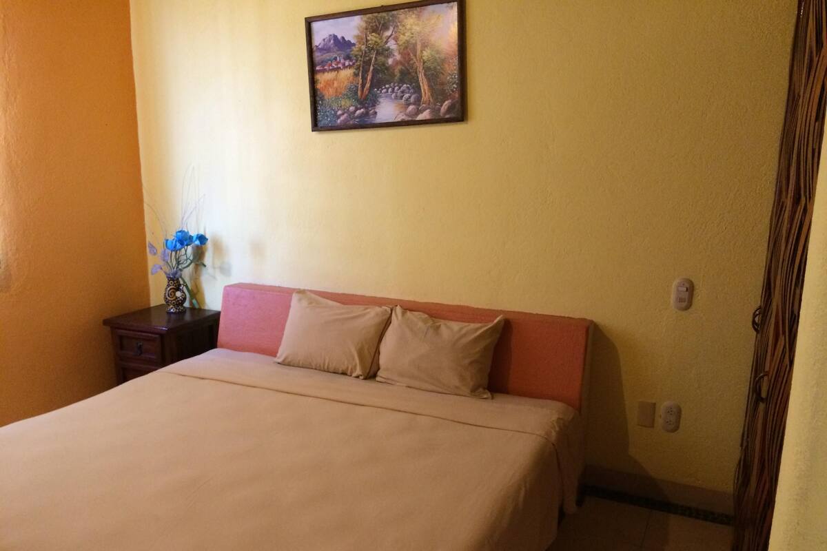 In-room safe, laptop workspace, blackout drapes