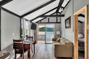 Cottage, 2 Bedrooms, Kitchen, Lake View (Cottage K) | Living area | 32-inch LCD TV with cable channels, TV