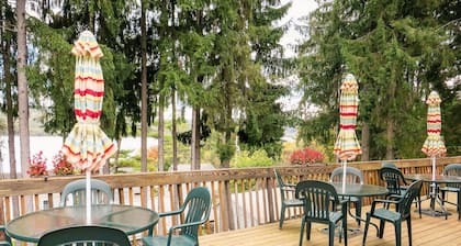Bayside Inn & Marina