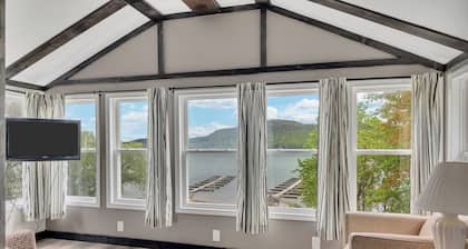 Bayside Inn & Marina