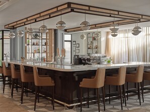 Breakfast and dinner served - Six South St Hotel (Hanover)