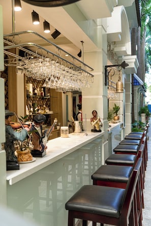3 bars/lounges, poolside bar