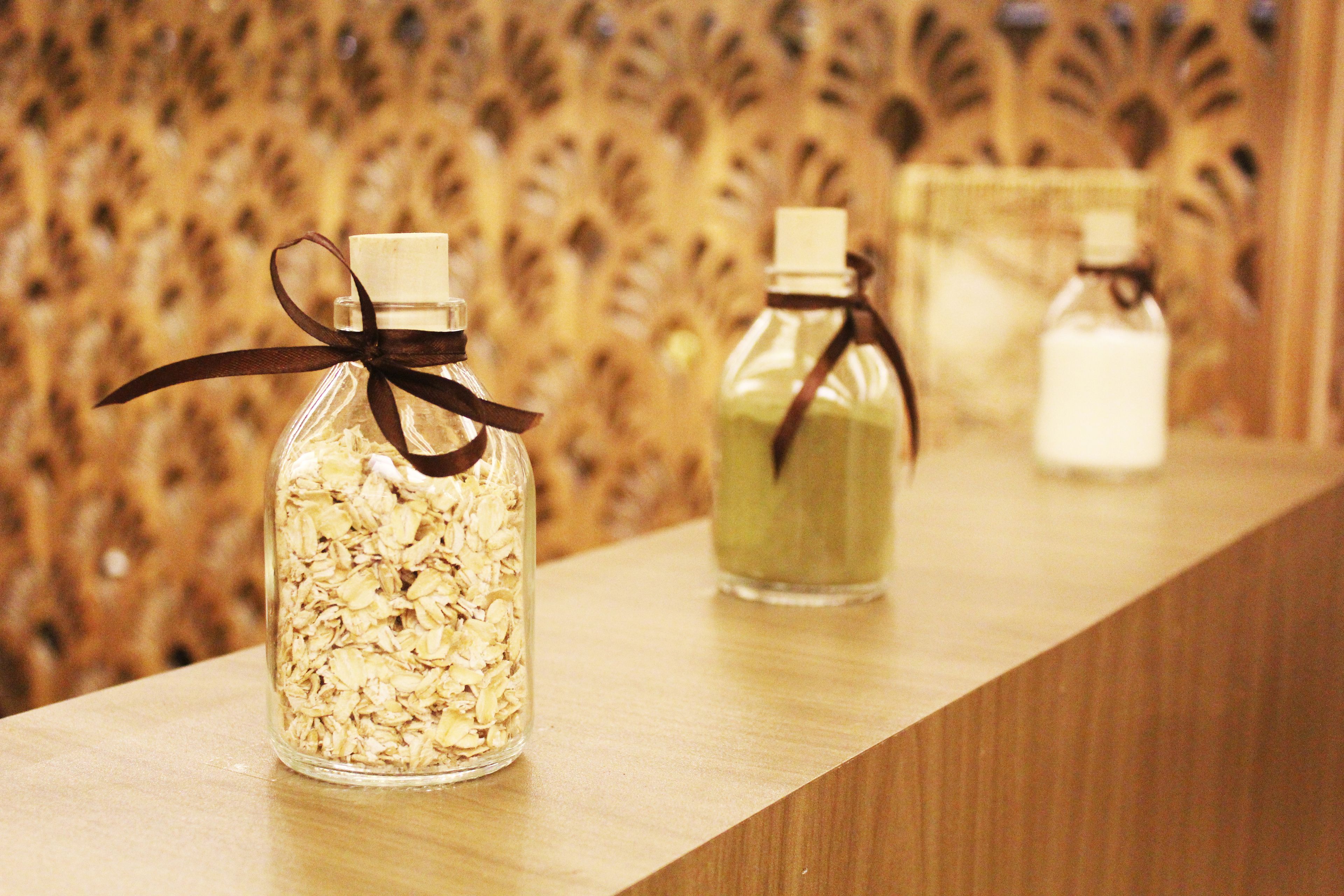 sauna, steam room, aromatherapy, body scrubs, facials