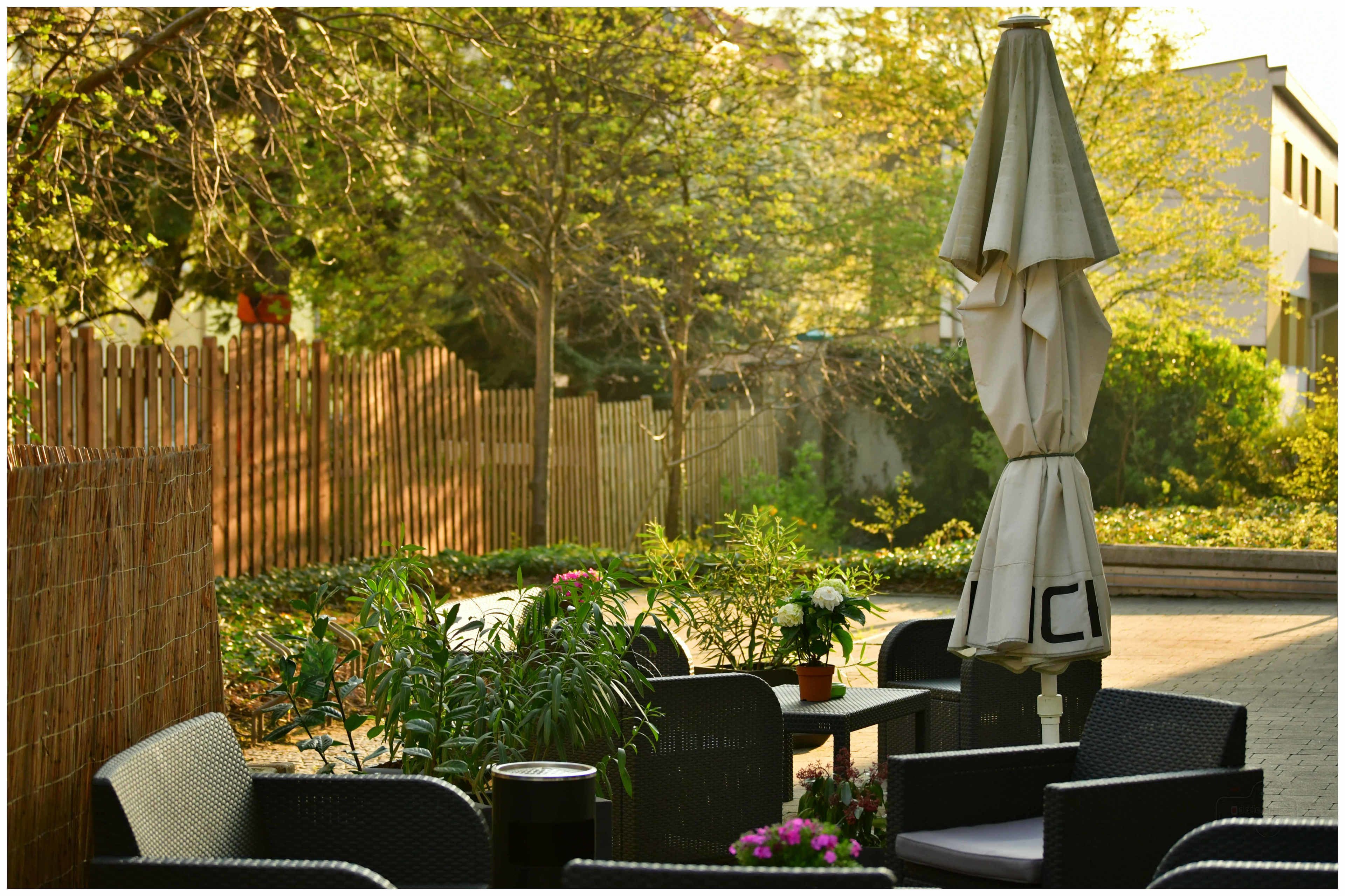 double room, allergy friendly, courtyard view | view from room