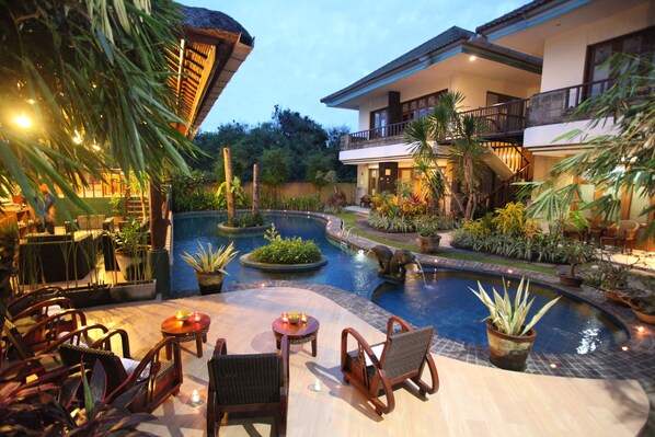 Outdoor pool - Sanur Seaview Hotel (Denpasar)
