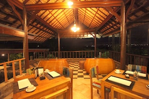 Dining - Sanur Seaview Hotel (Denpasar)