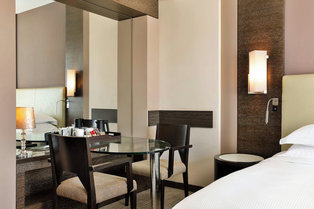 Suite, 1 habitación, cocineta | Cocina privada | Refrigerador, cafetera y tetera, tetera eléctrica y periquera