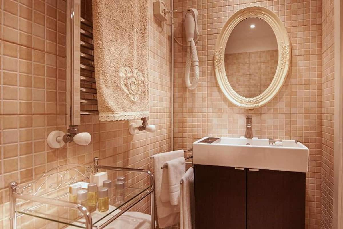 panoramic triple room (attic) | bathroom | shower, rainfall showerhead, free toiletries, bidet