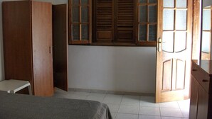 Interior - DOURADA Studios (Sal)