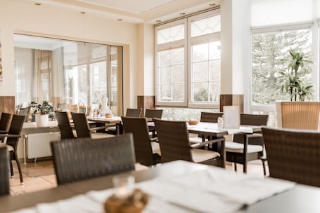 Restaurant. Parkhotel Weber-Müller