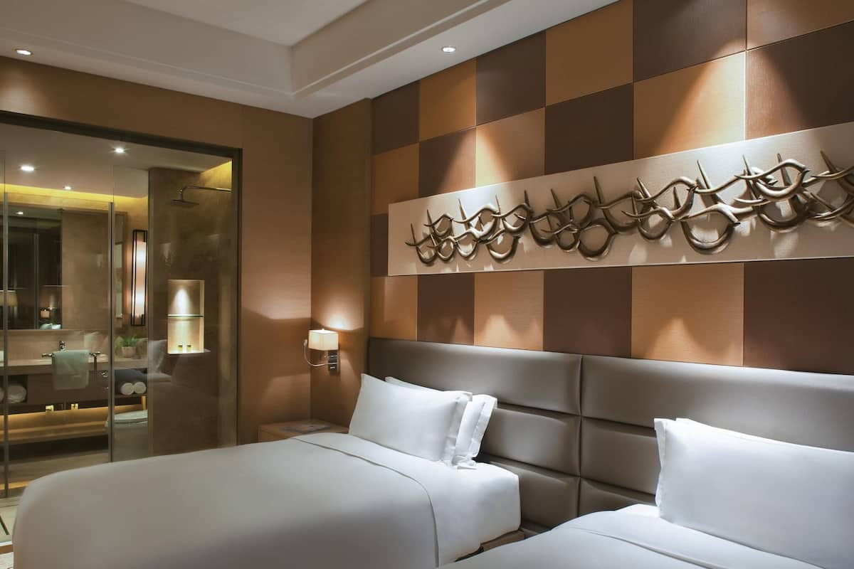 Superior Twin Room, 2 Single Beds | Premium bedding, down duvets, pillow-top beds, minibar