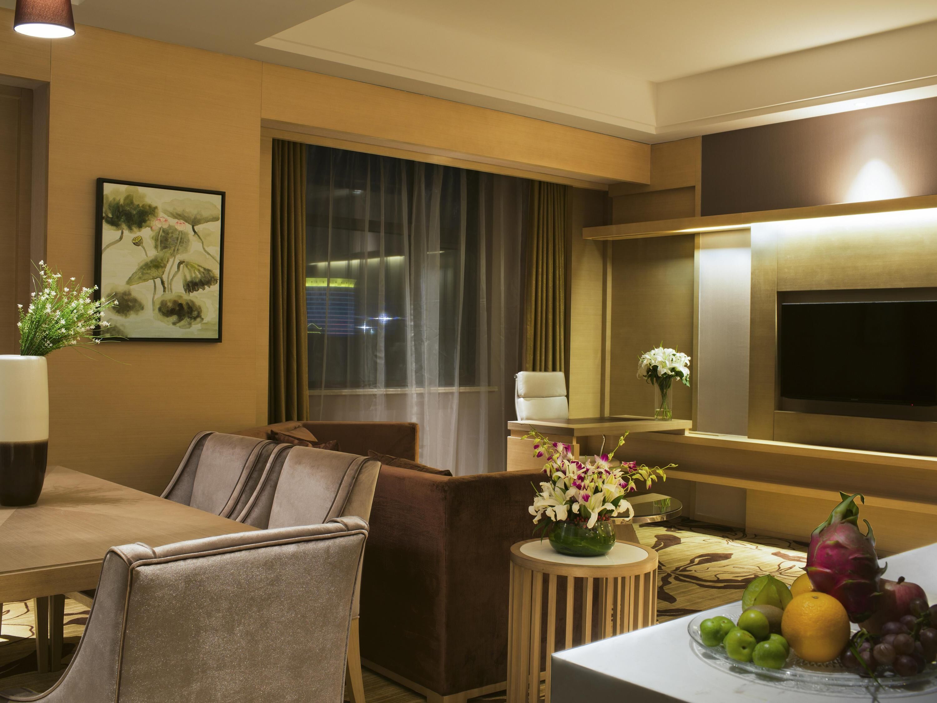 Premium bedding, down comforters, pillowtop beds, minibar