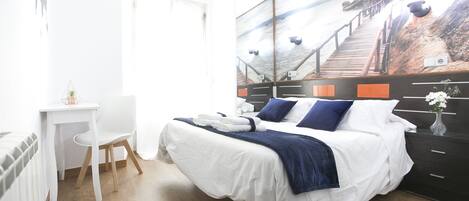 Doppelzimmer | Individuell dekoriert, Schreibtisch, Verdunkelungsvorhänge