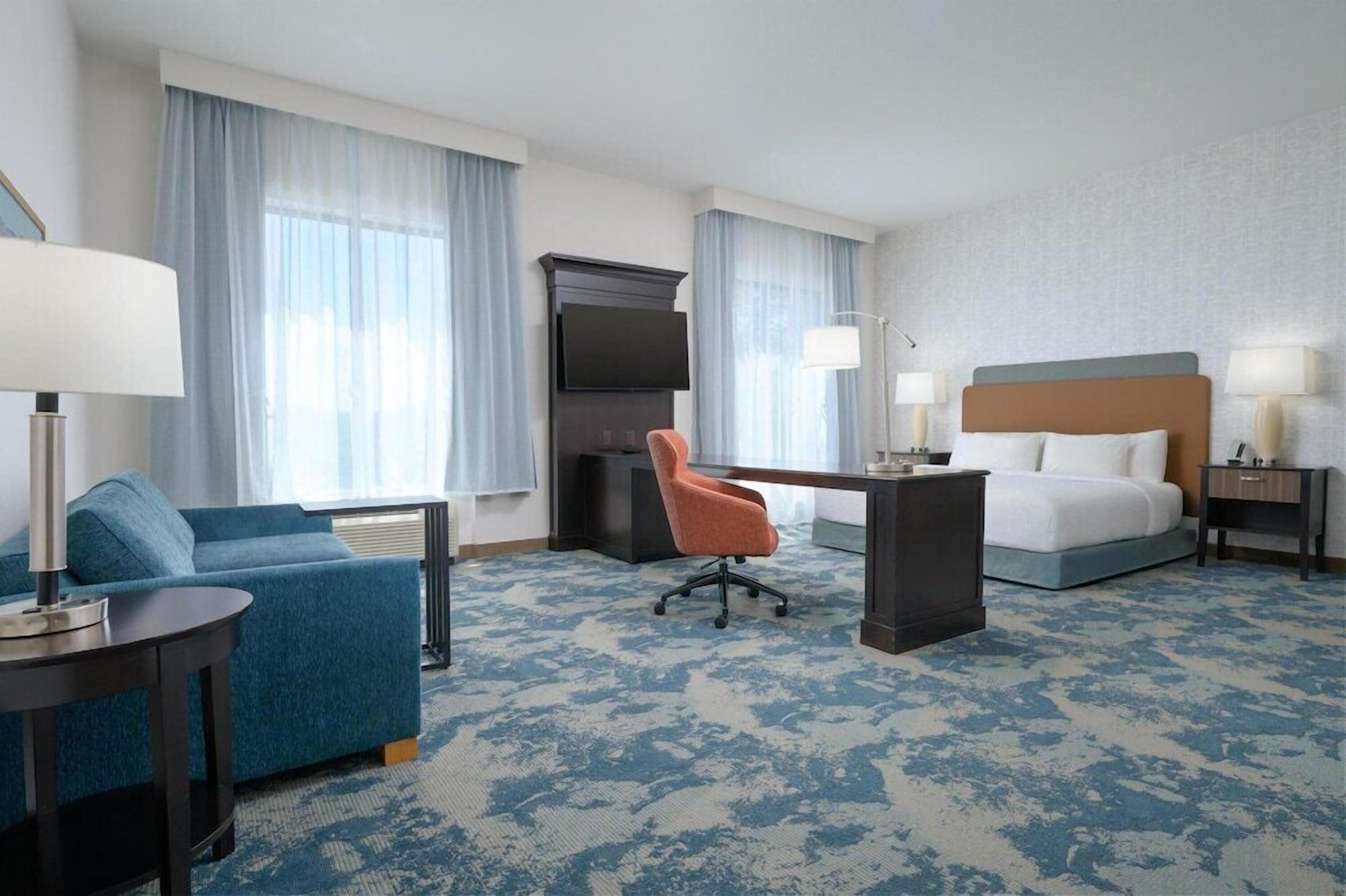 Desk, blackout drapes, iron/ironing board, free WiFi
