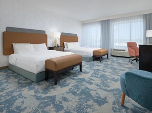 Desk, blackout curtains, iron/ironing board, free WiFi - Hampton Inn & Suites Chattanooga/Hamilton Place (Chattanooga)