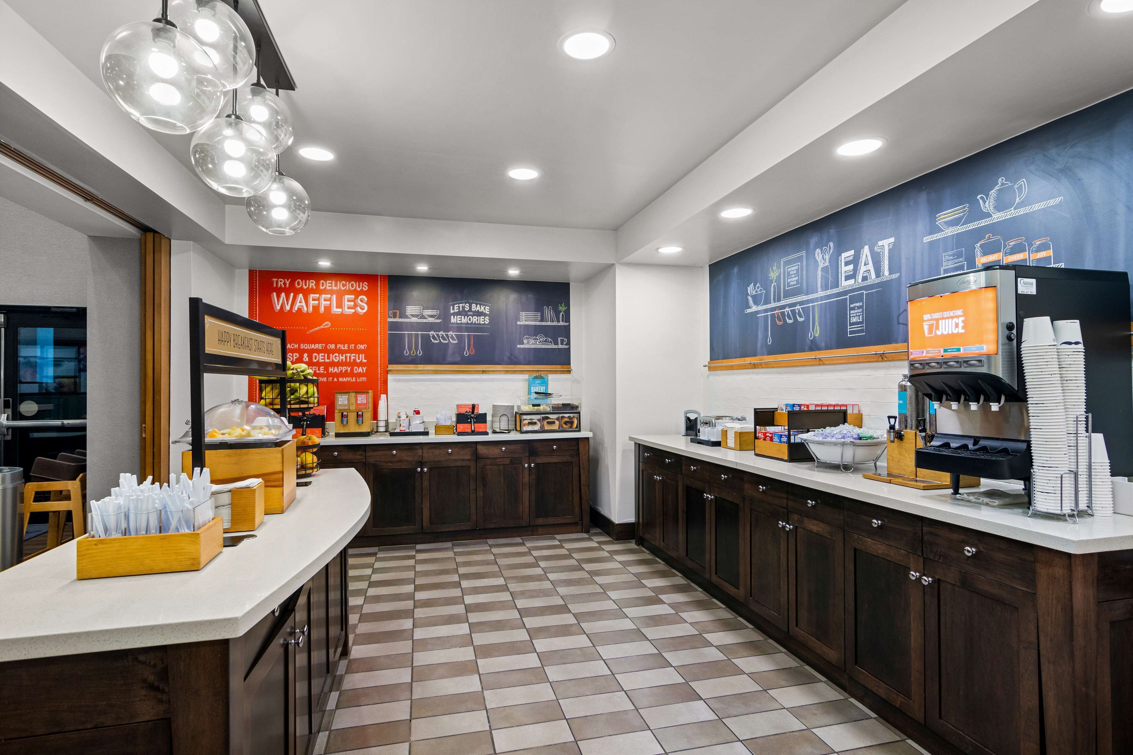 free daily breakfast