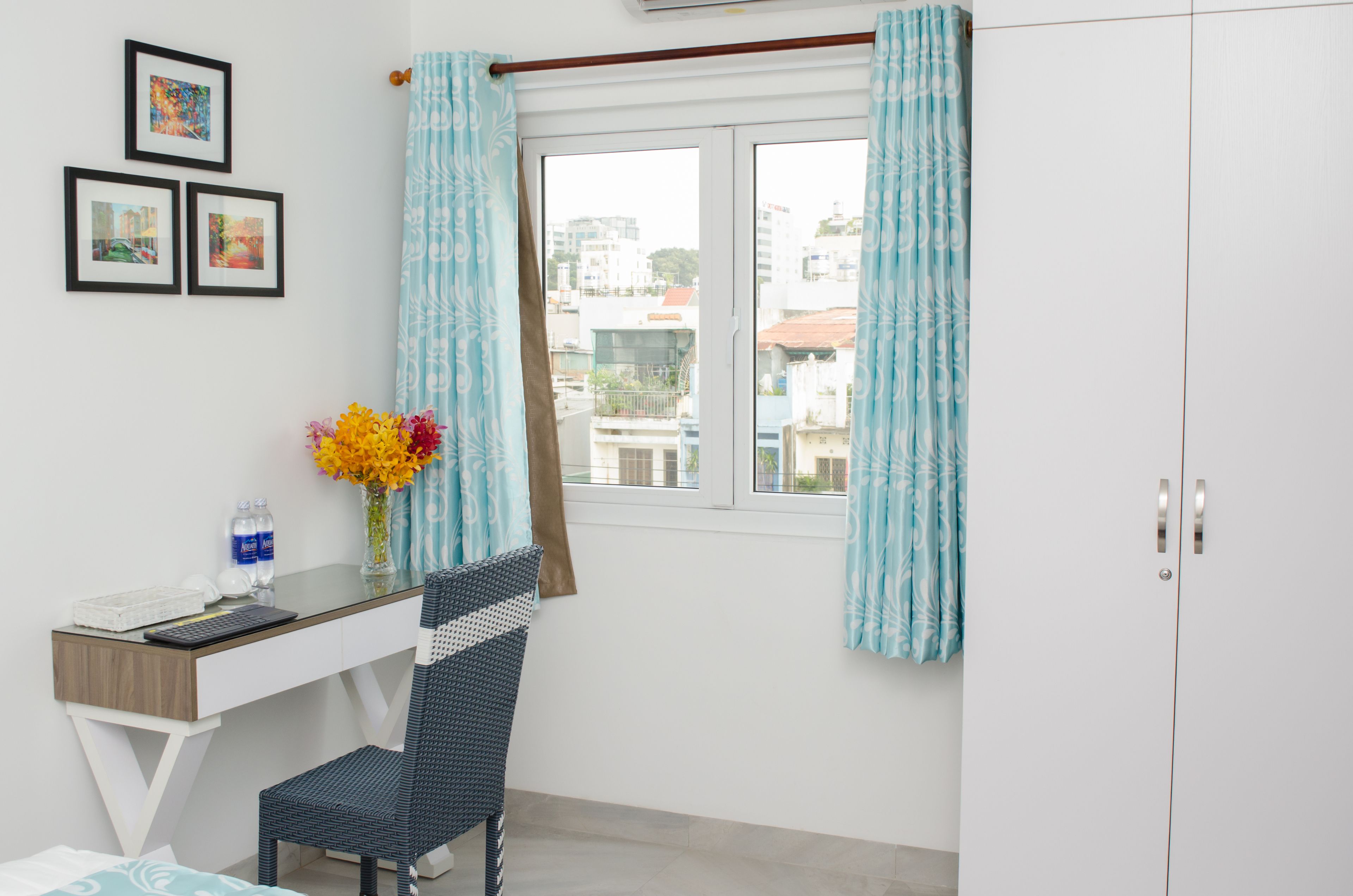 scandinavian double | minibar, in-room safe, desk, soundproofing