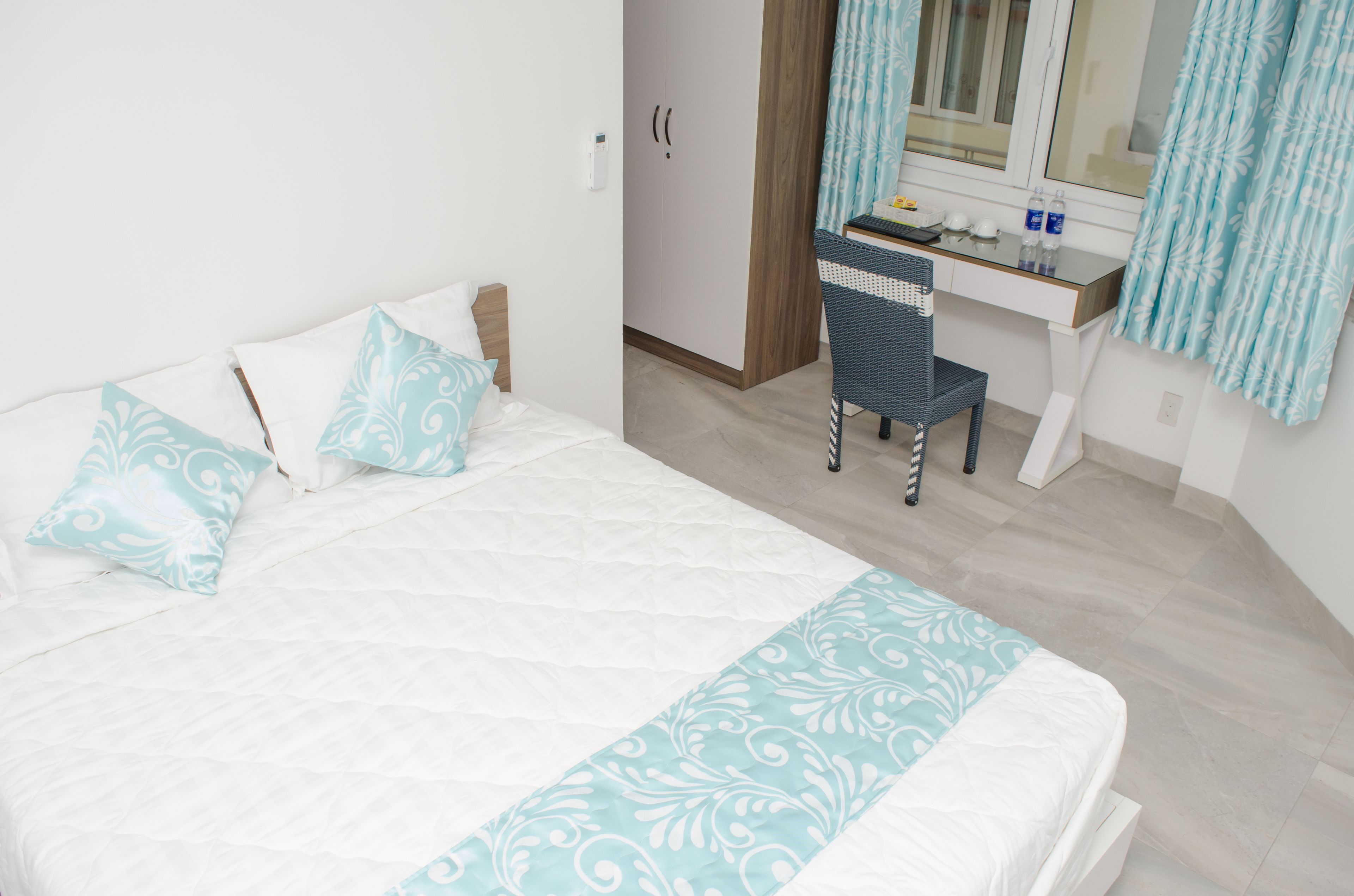 premier scandinavian double | minibar, in-room safe, desk, soundproofing