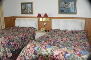 Habitación, 2 camas matrimoniales | Ropa de cama de alta calidad y tabla de planchar con plancha 