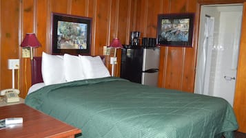 Room, 1 Queen Bed | 1 bedroom, premium bedding, iron/ironing board, free WiFi