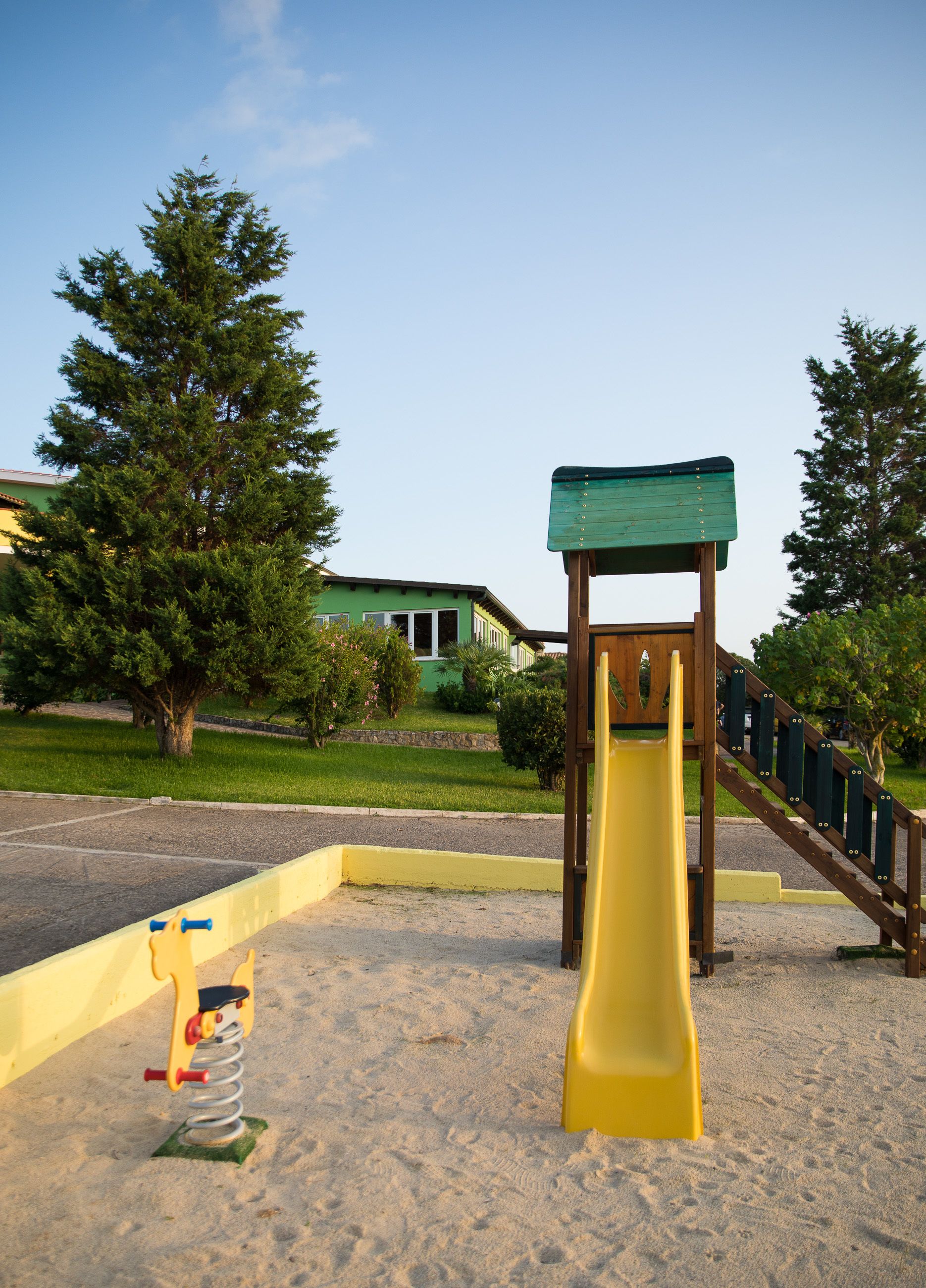 children’s play area – outdoor