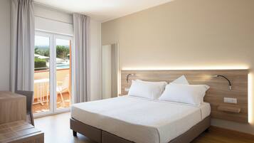 Camera Deluxe | Desk, soundproofing, cots/infant beds, free WiFi