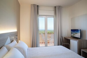 Camera Deluxe | Desk, soundproofing, cribs/infant beds, free WiFi