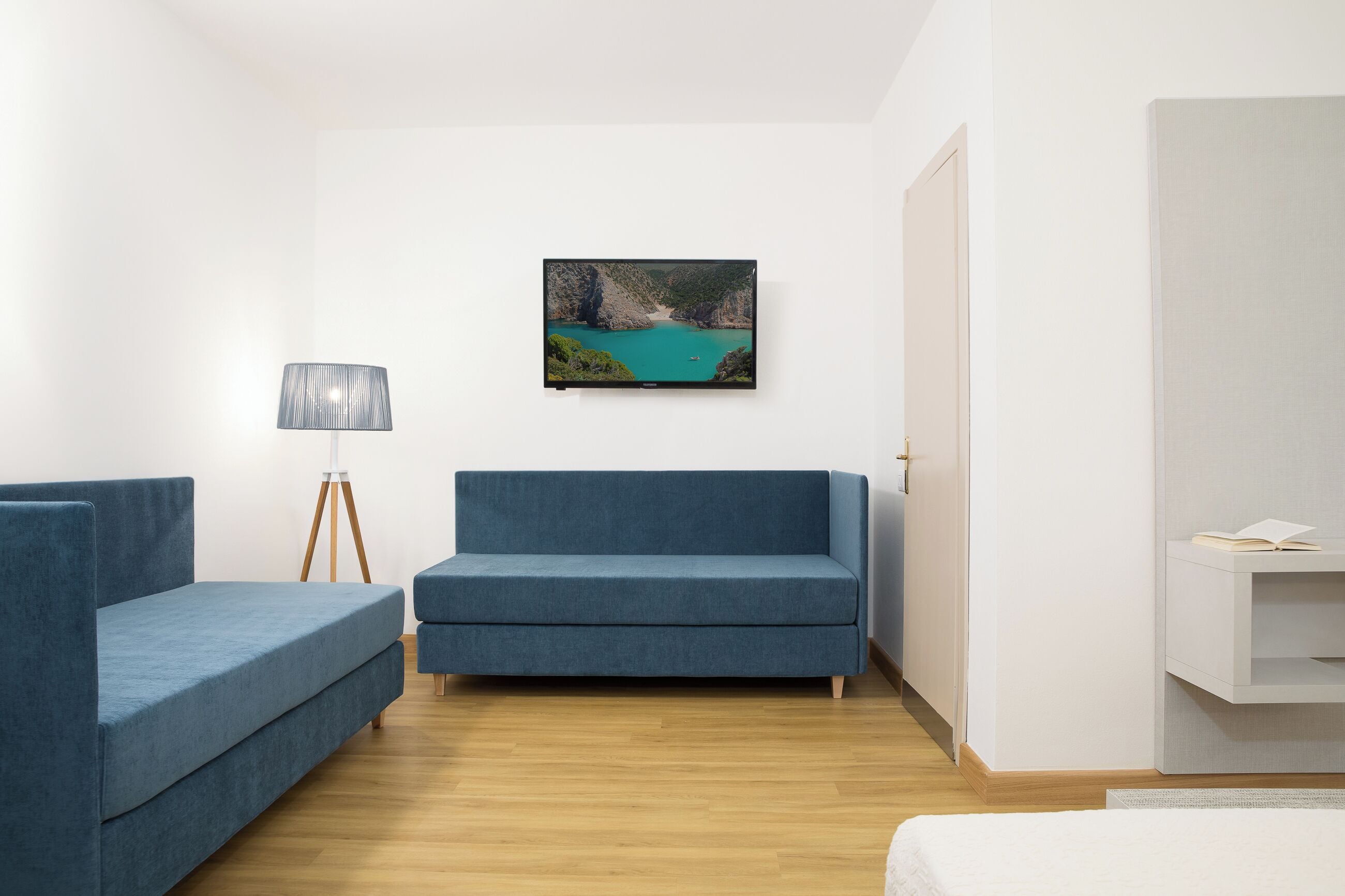 quadruple room (smart) | 1 bedroom, desk, soundproofing, cots/infant beds