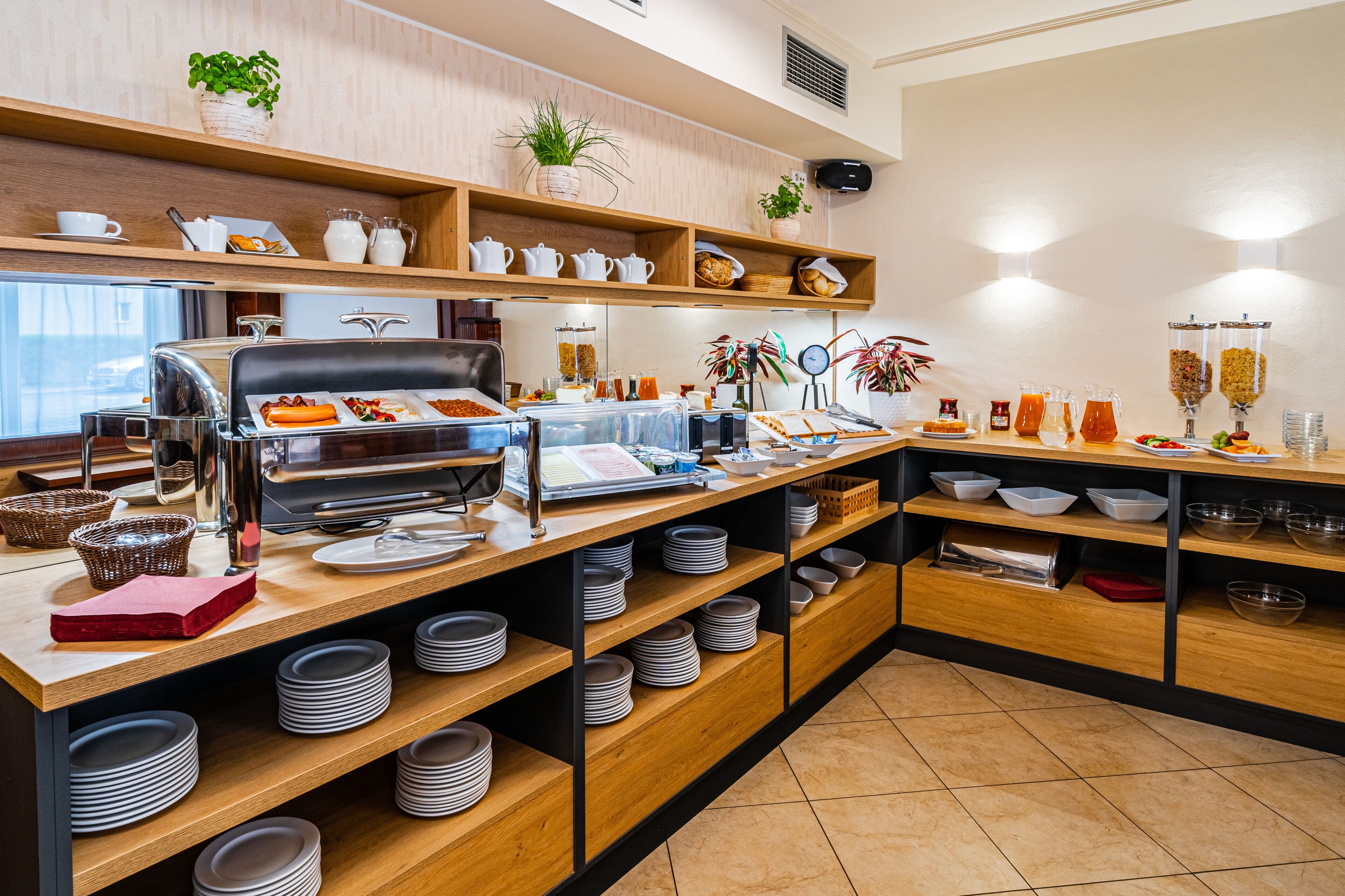 daily buffet breakfast (czk 150 per person)