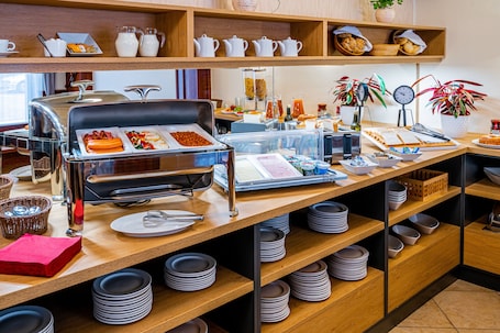 Daily buffet breakfast (CZK 200 per person). Hotel Baltaci U Náhonu