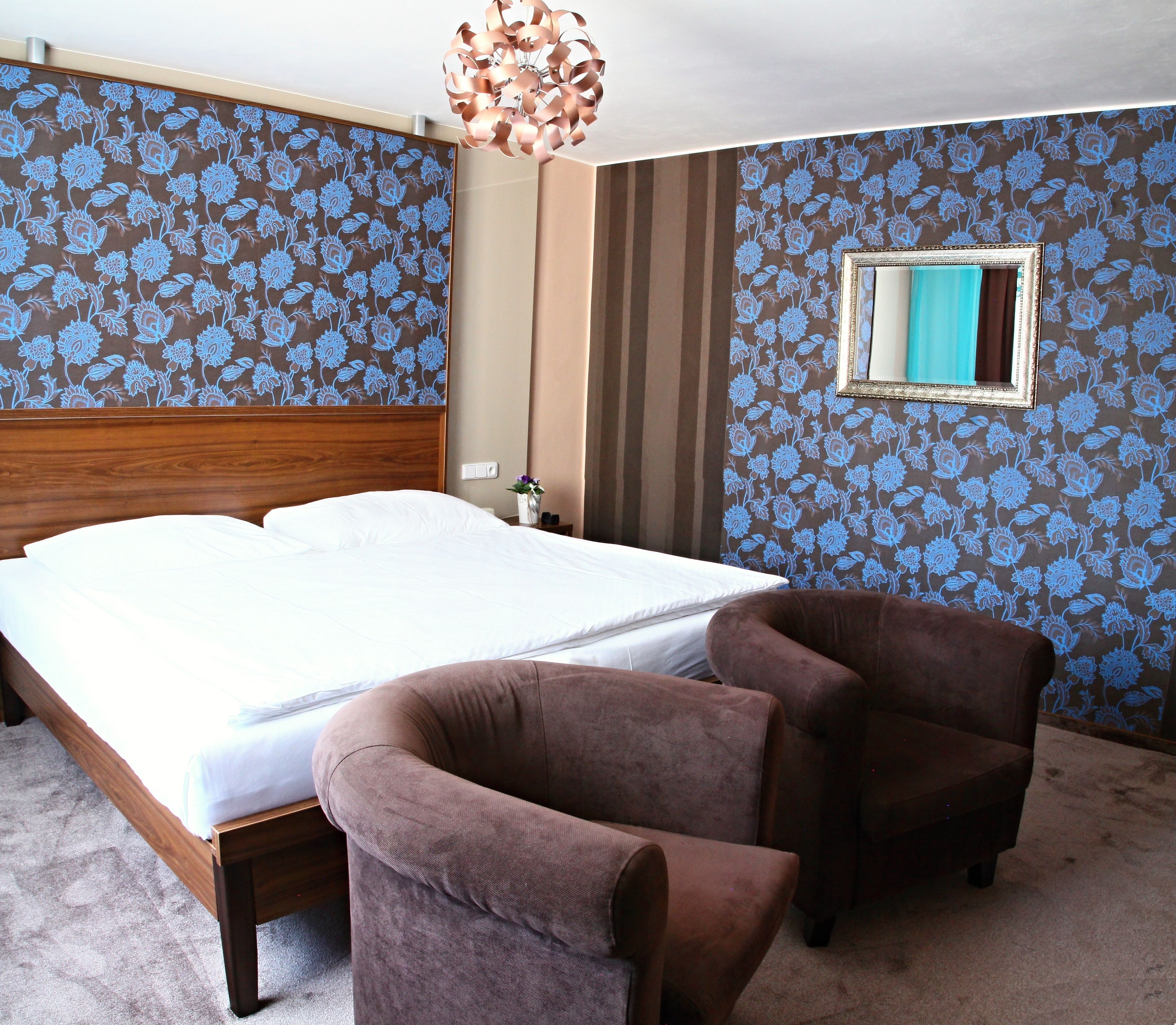 romantic double room | desk, blackout curtains, soundproofing, rollaway beds