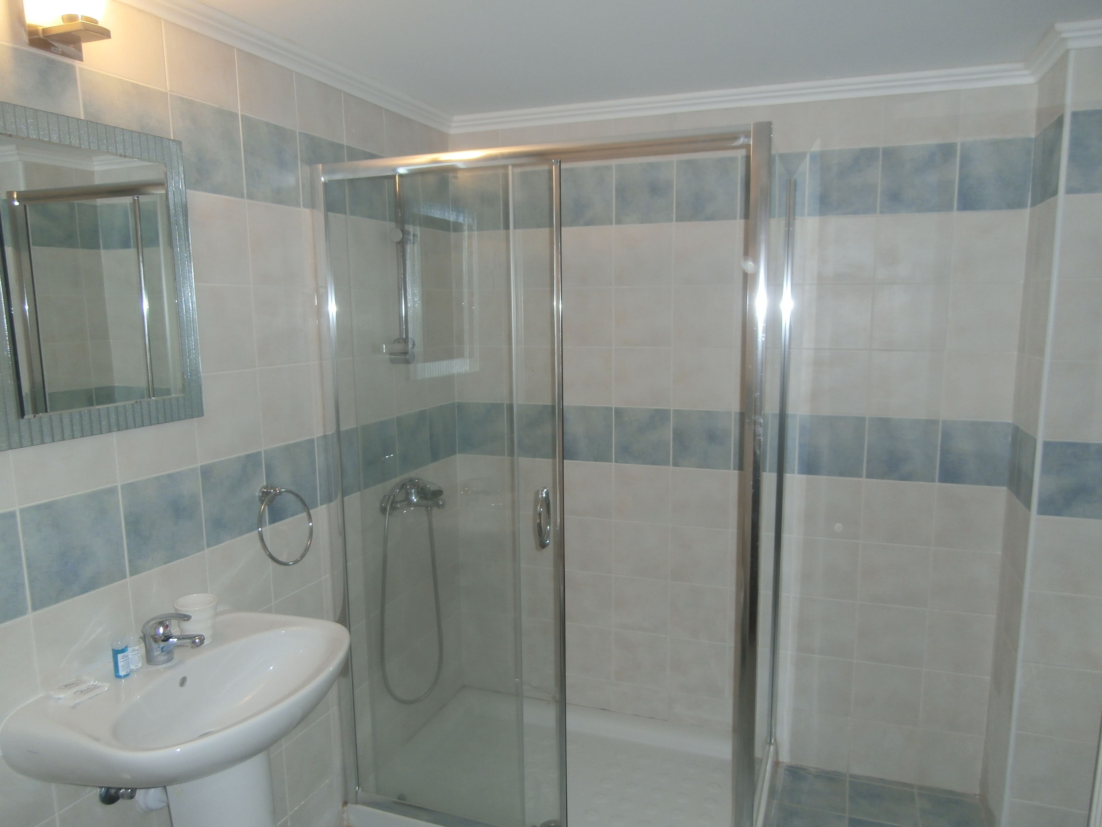 single room | bathroom | shower, free toiletries, hair dryer, towels