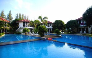 Outdoor pool, pool loungers